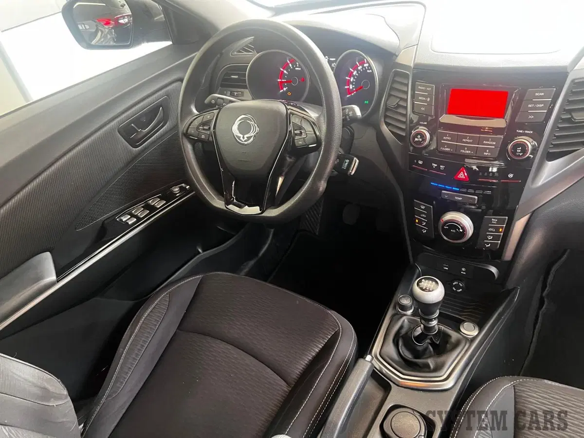 Ssangyong XLV usata a Monza e Brianza (11)