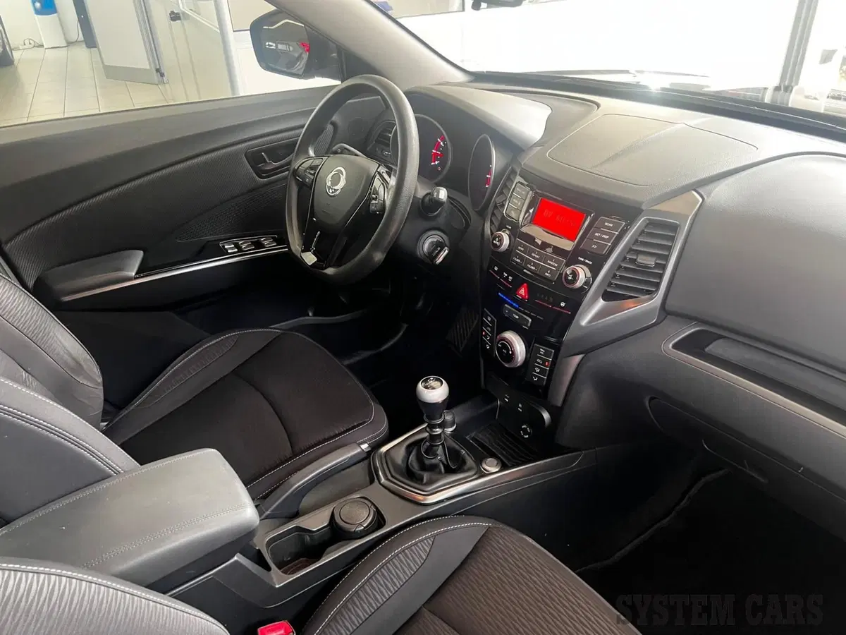 Ssangyong XLV usata a Monza e Brianza (13)