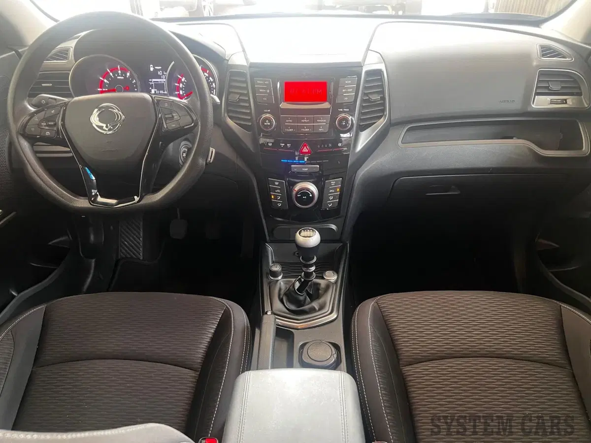 Ssangyong XLV usata a Monza e Brianza (9)