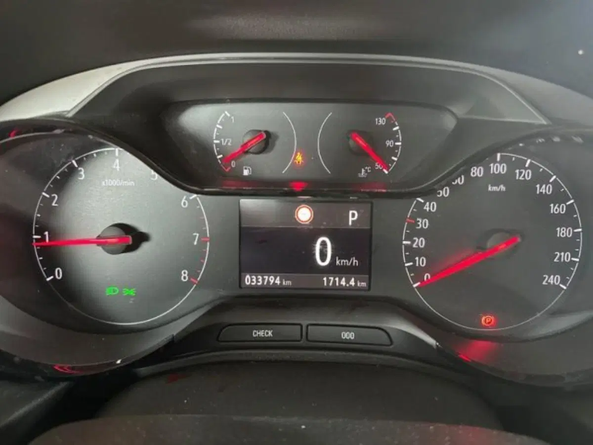 Opel Grandland X usata a Ancona (12)