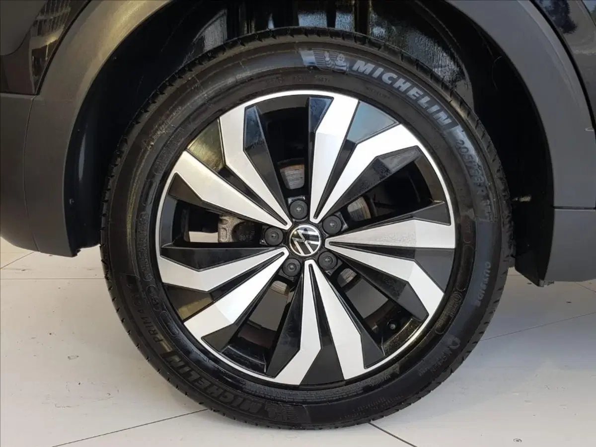 Volkswagen T-Cross usata a Lucca (9)