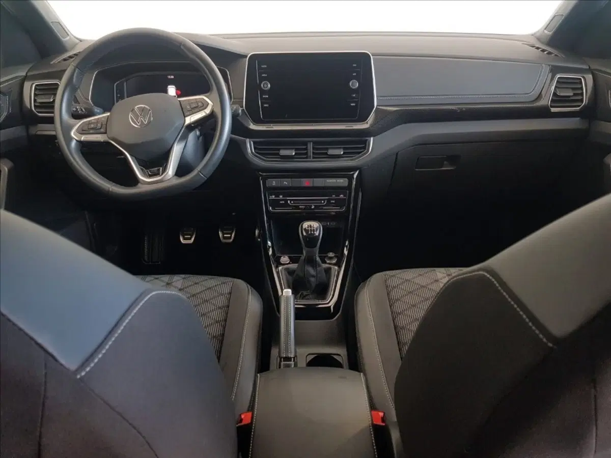 Volkswagen T-Cross usata a Lucca (13)