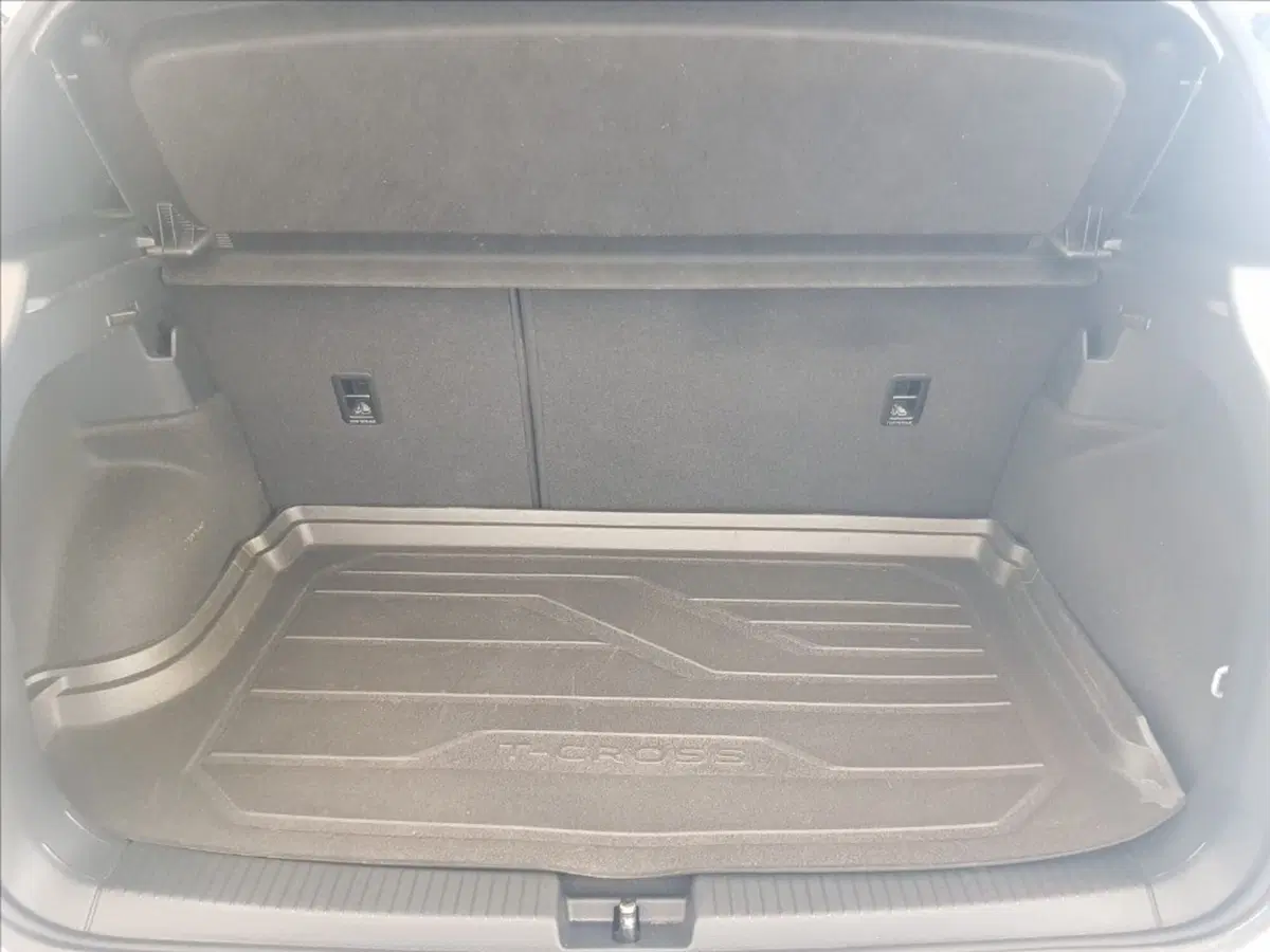 Volkswagen T-Cross usata a Lucca (15)