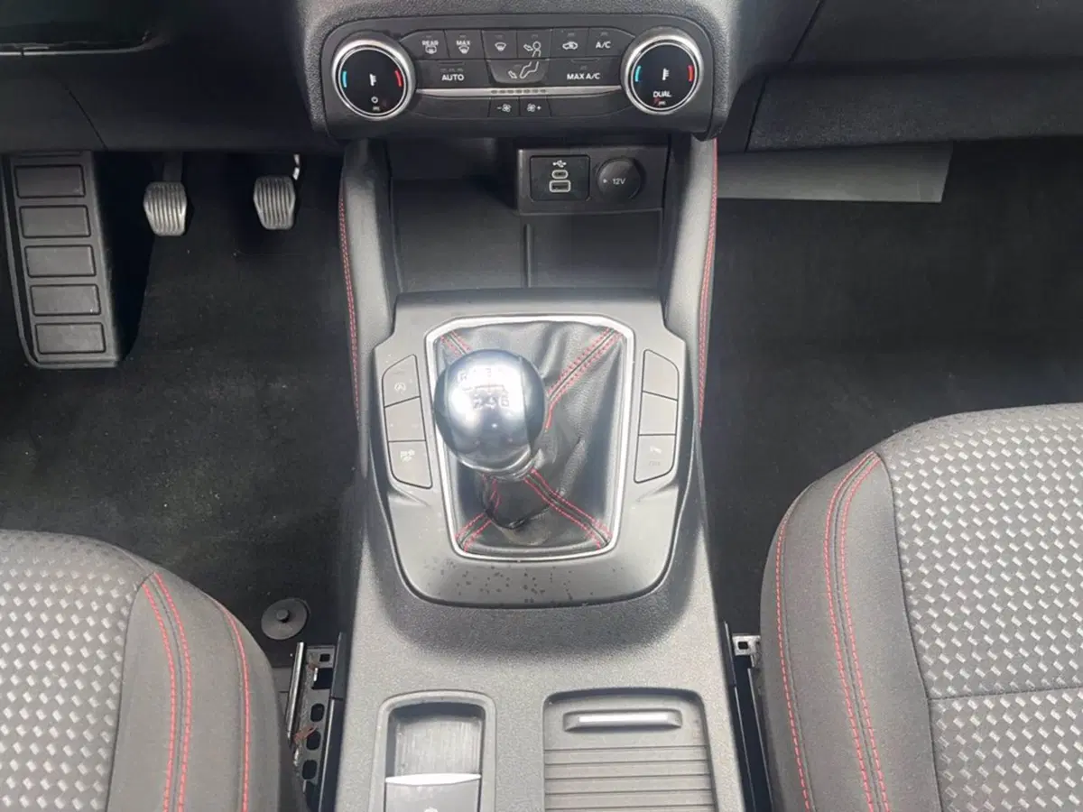 Ford Kuga usata a Milano (16)