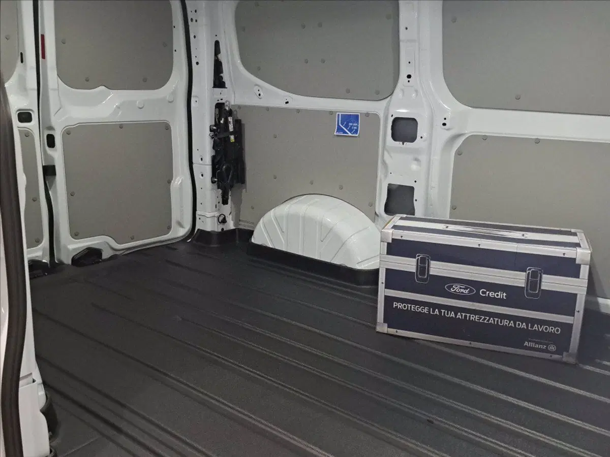 Ford Transit Custom Furgone nuova a Milano (11)