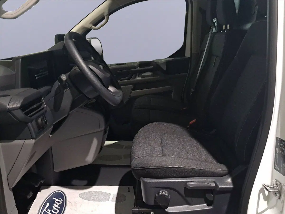 Ford Transit Custom Furgone nuova a Milano (9)