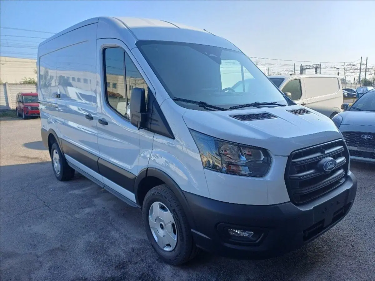 Ford Transit Furgone nuova a Milano (3)