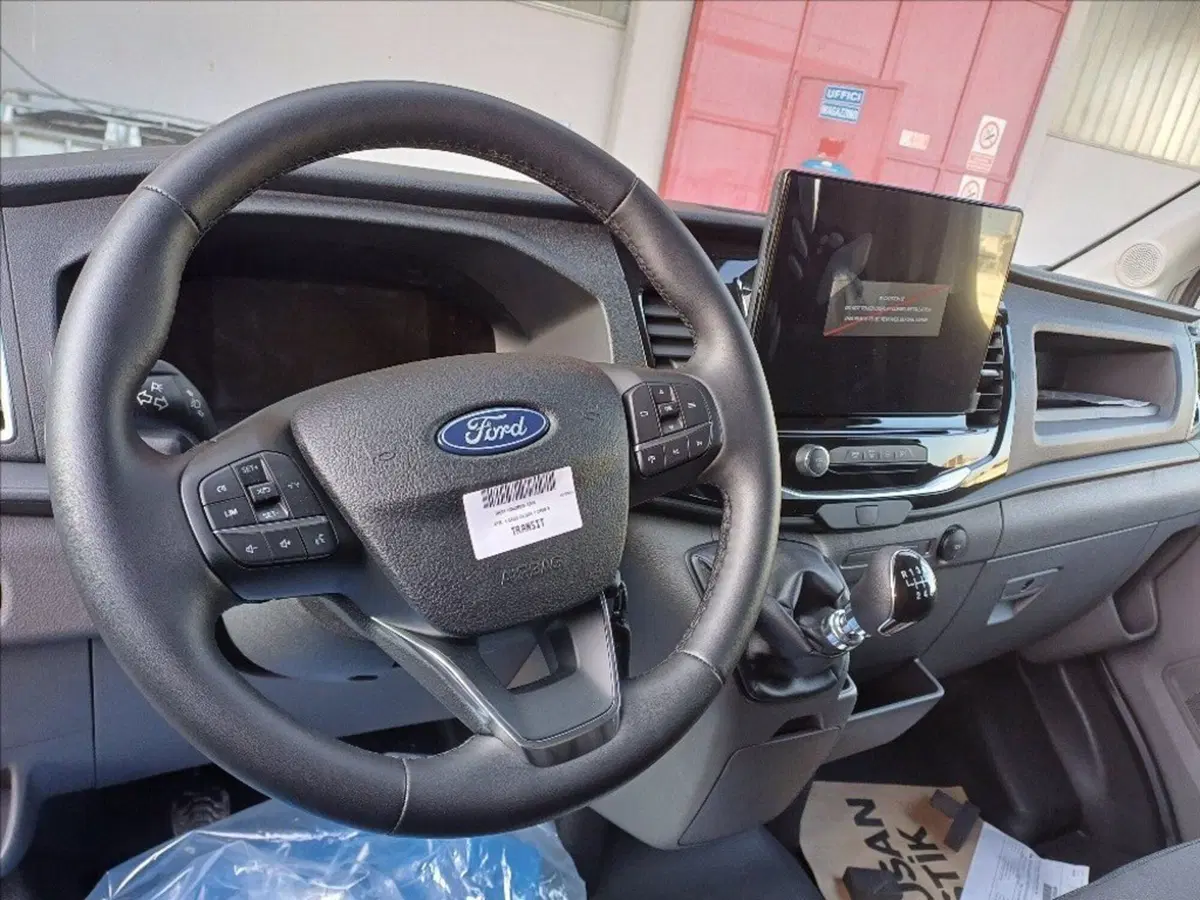 Ford Transit Furgone nuova a Milano (9)