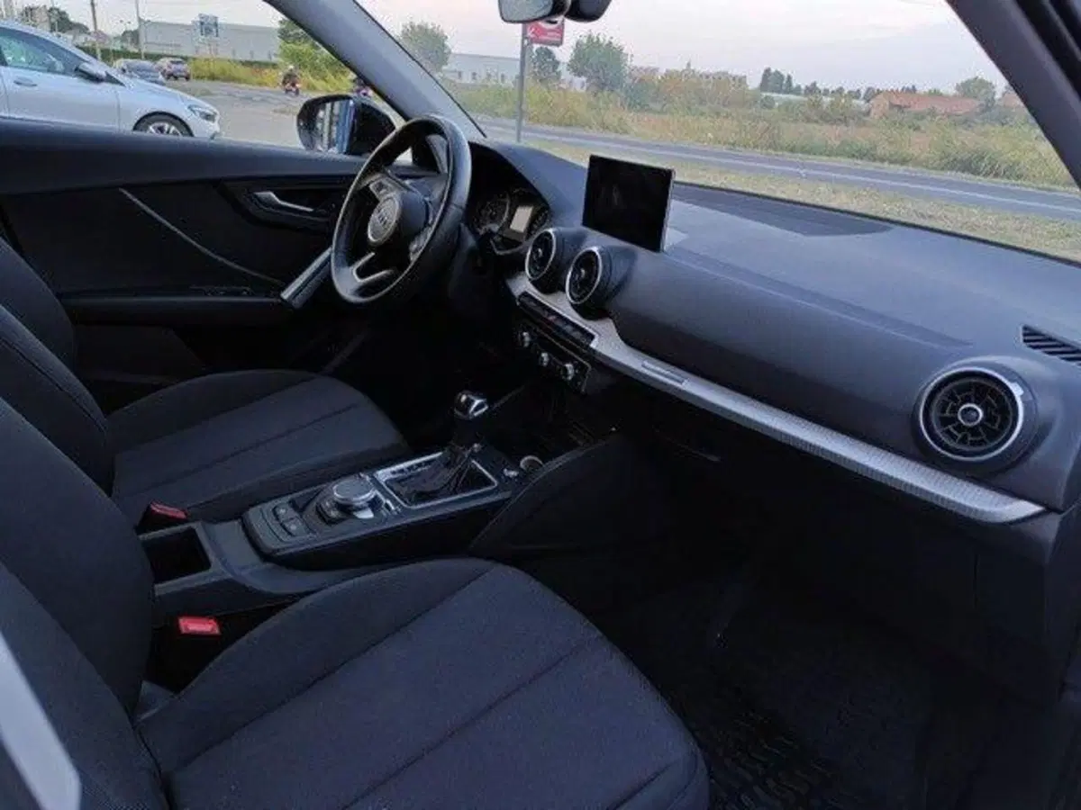 Audi Q2 usata a Milano (5)