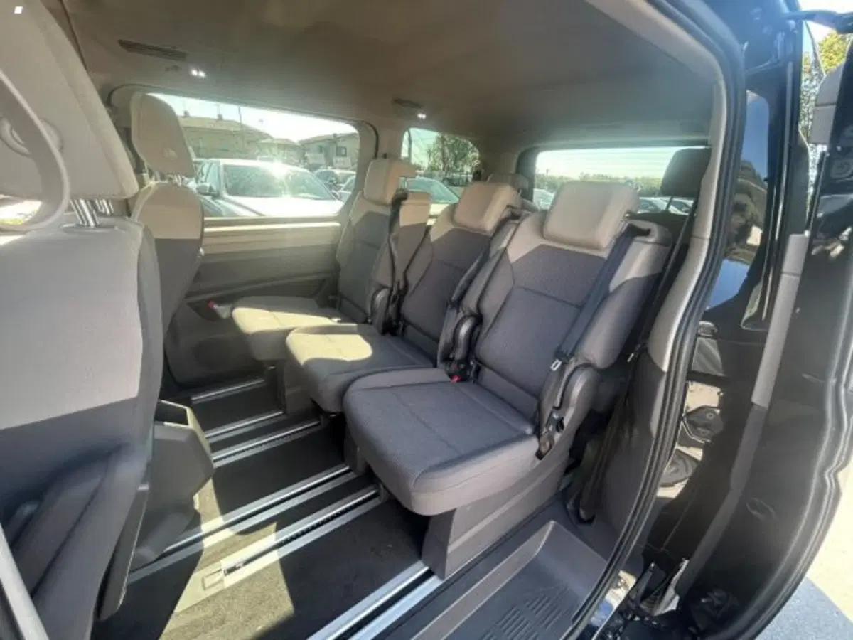 Volkswagen Multivan usata a Lucca (12)