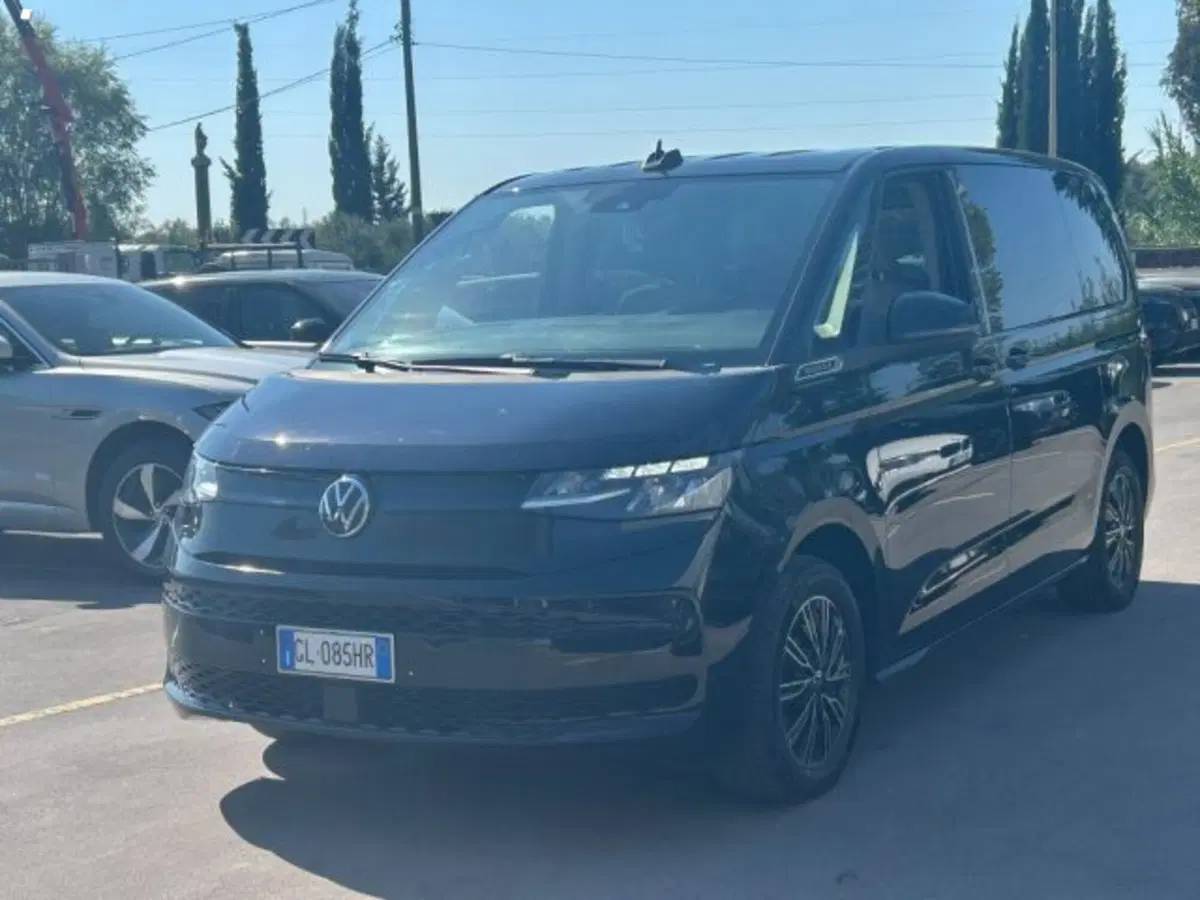 Volkswagen Multivan usata a Lucca (3)