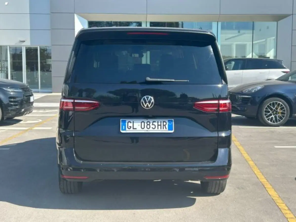 Volkswagen Multivan usata a Lucca (4)
