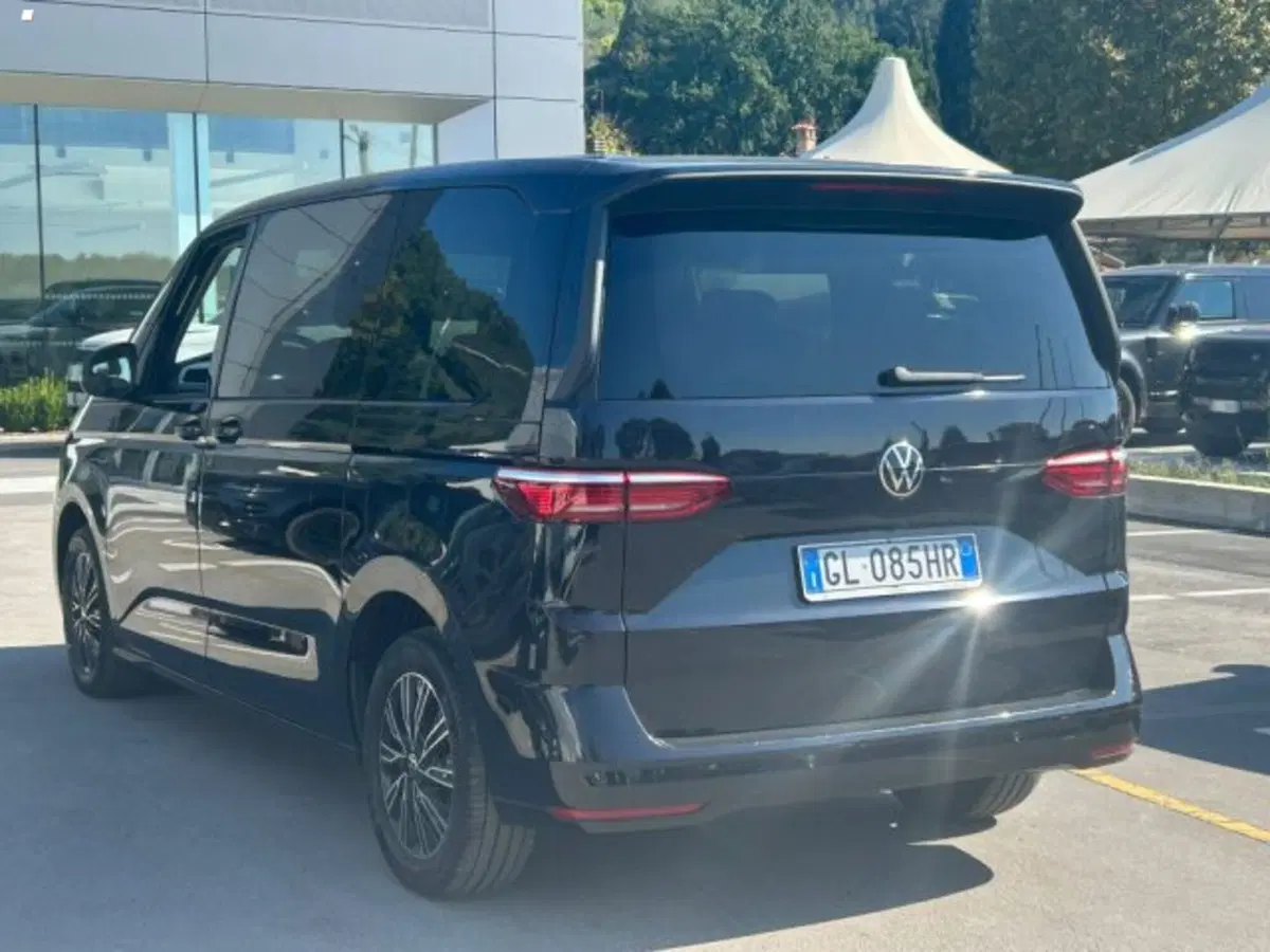 Volkswagen Multivan usata a Lucca (5)