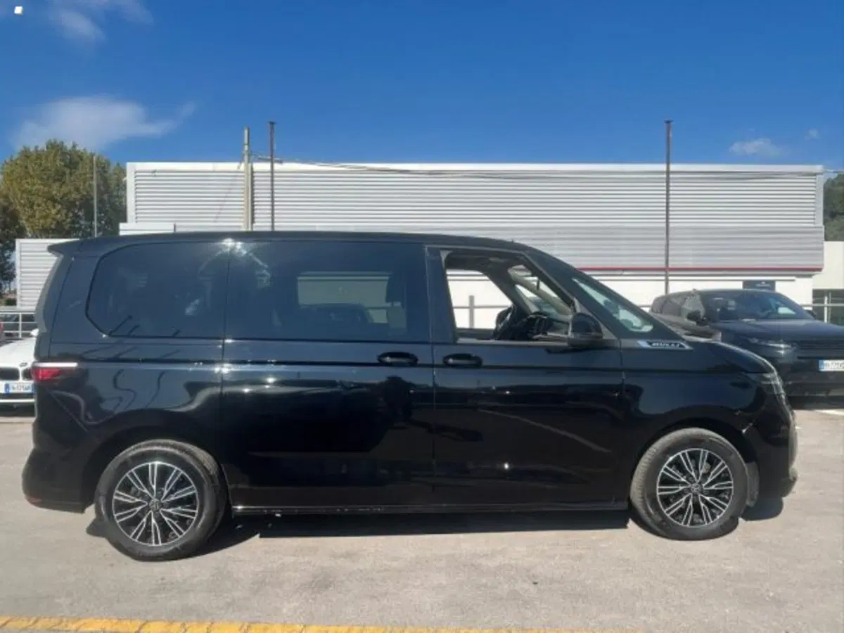 Volkswagen Multivan usata a Lucca (7)