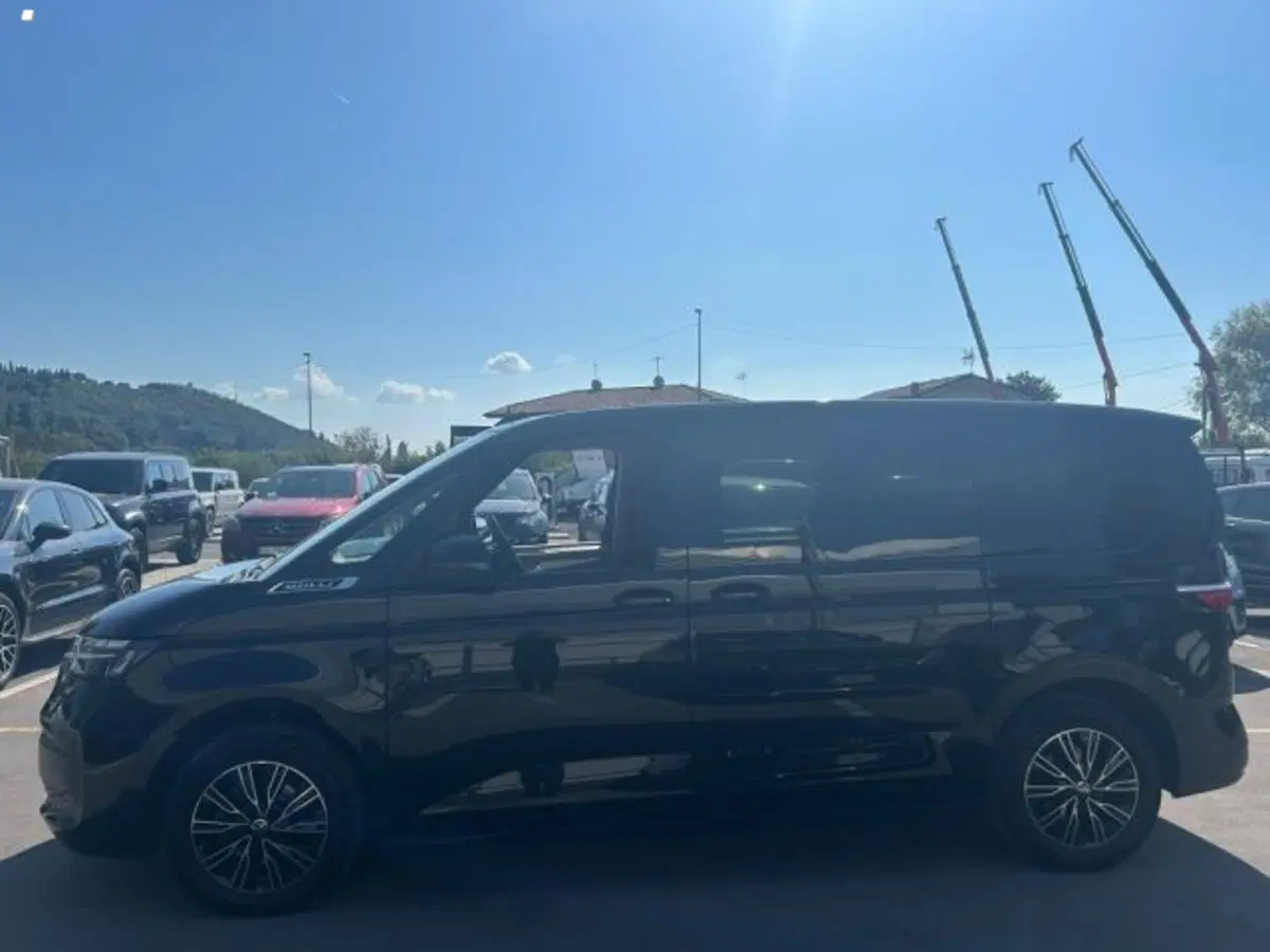 Volkswagen Multivan usata a Lucca (8)