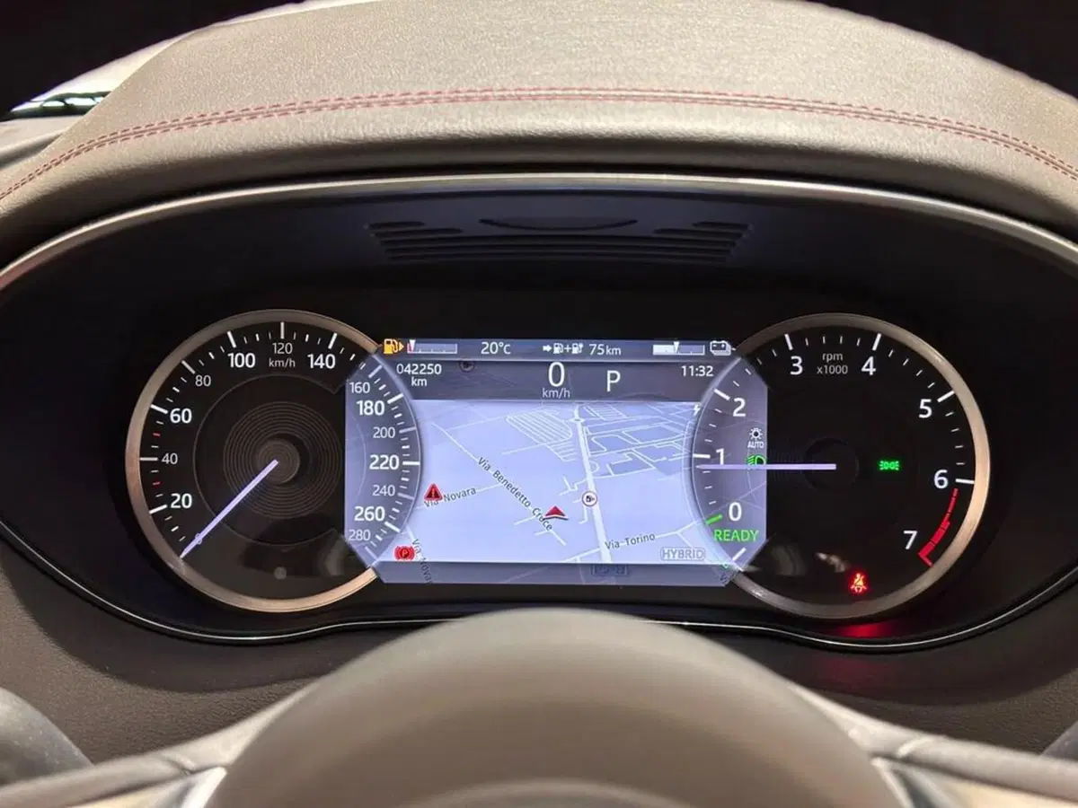 Jaguar E-Pace usata a Varese (12)