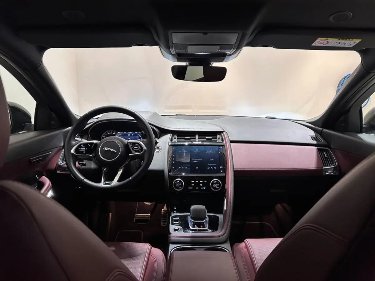 Jaguar E-Pace usata a Varese (7)
