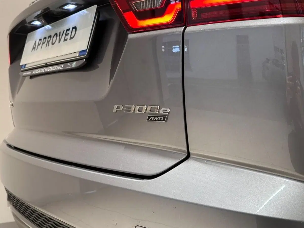 Jaguar E-Pace usata a Varese (8)