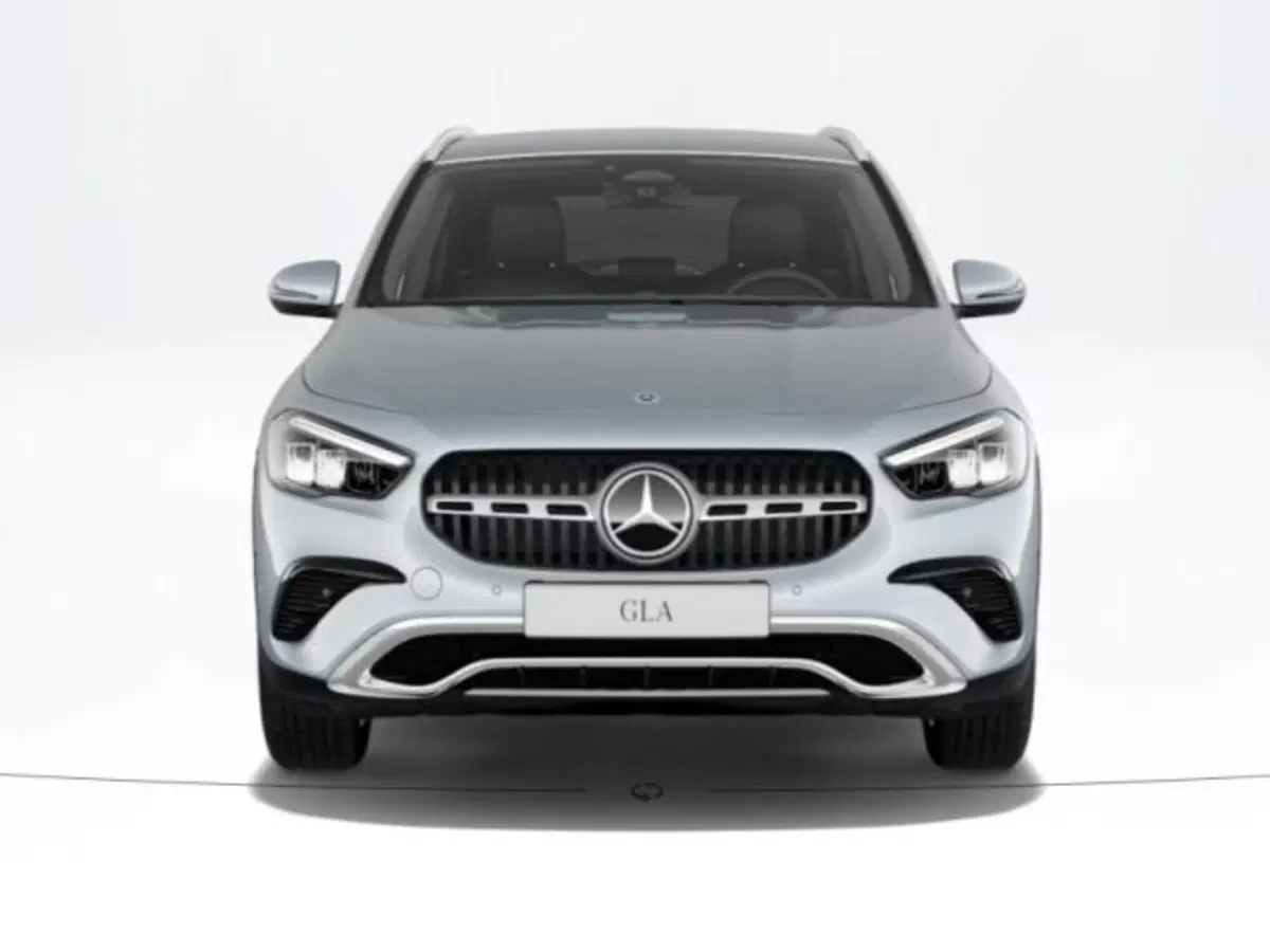 Mercedes-Benz GLA SUV nuova a Verona (3)