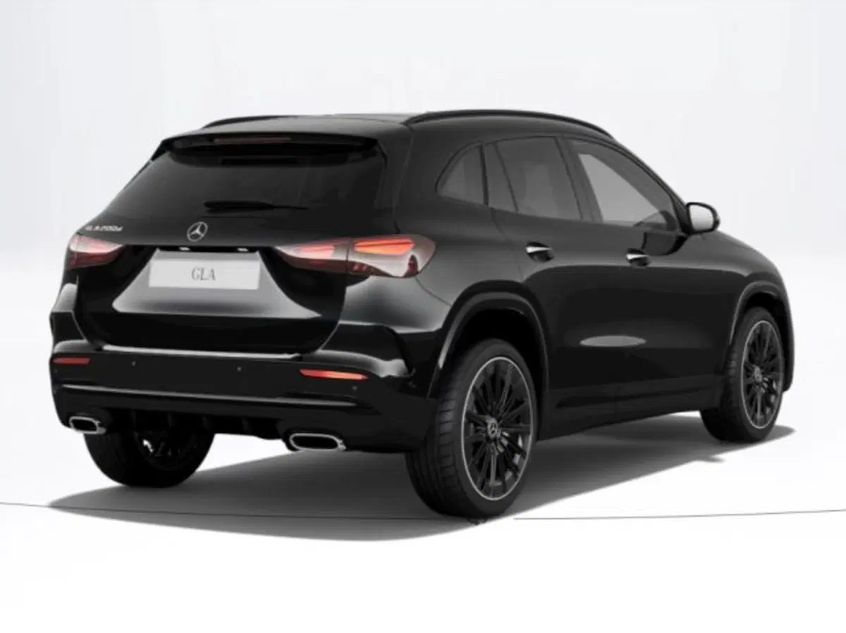 Mercedes-Benz GLA SUV nuova a Verona (2)