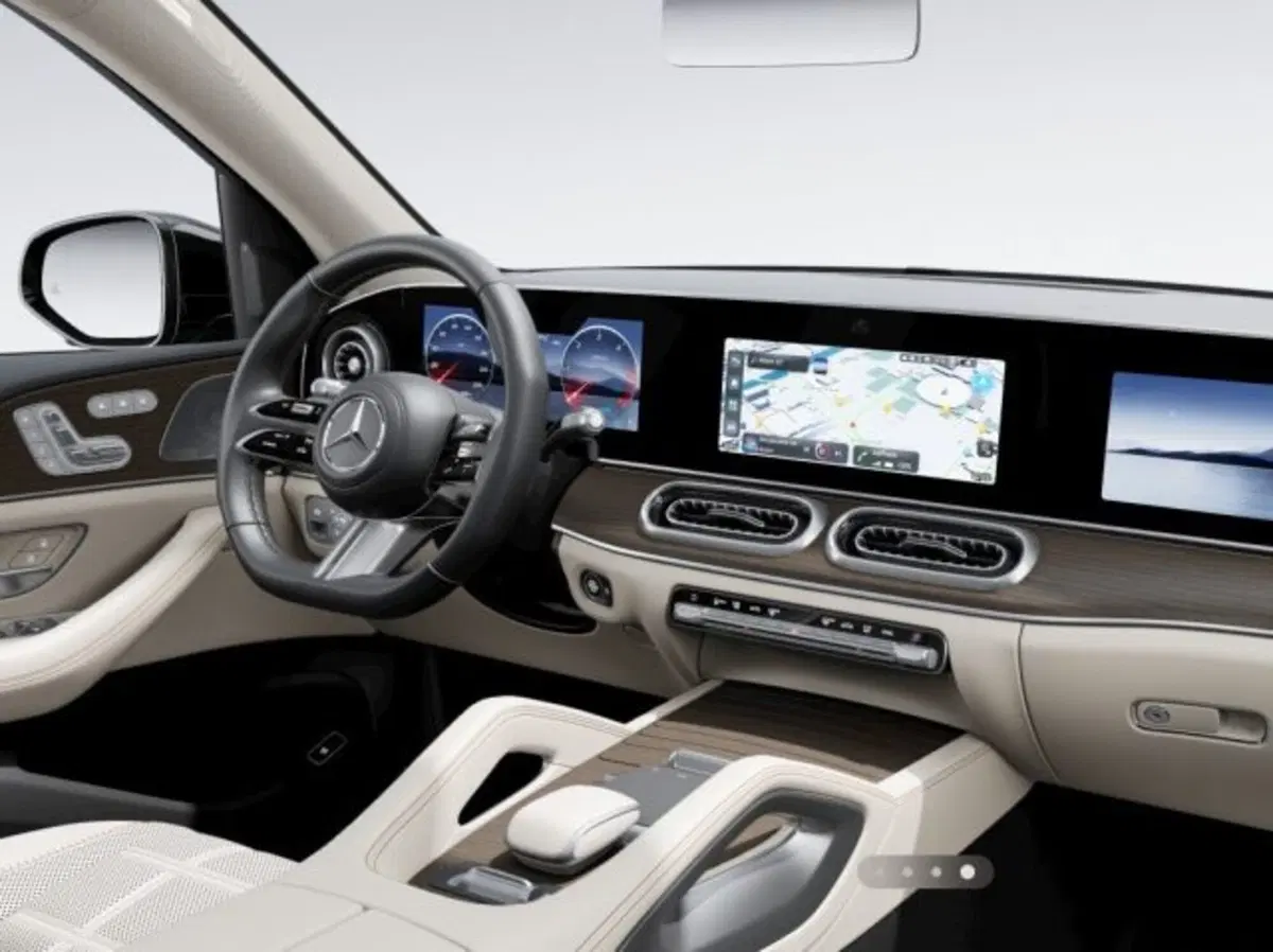 Mercedes-Benz GLS SUV nuova a Verona (8)