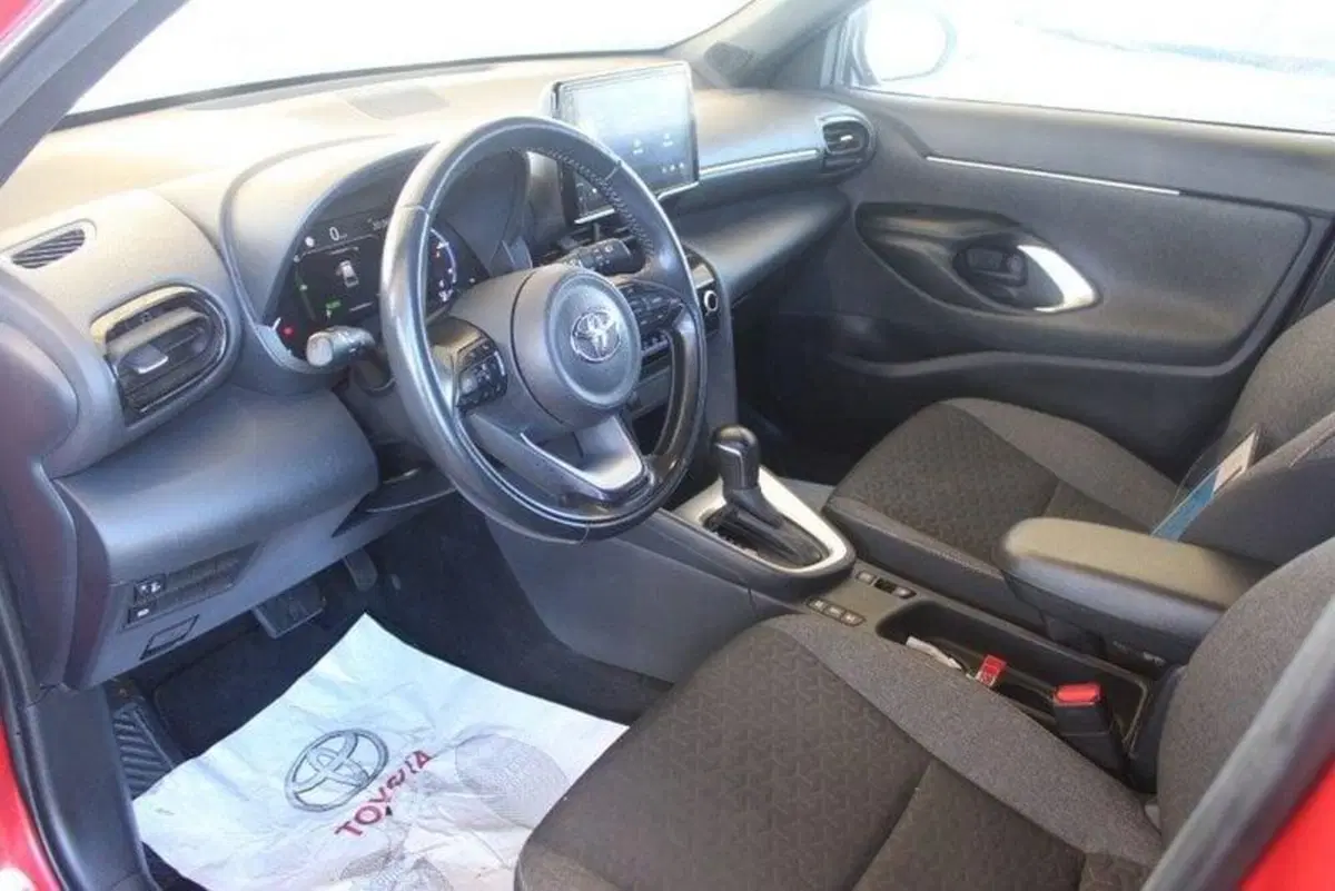 Toyota Yaris Cross usata a Roma (12)