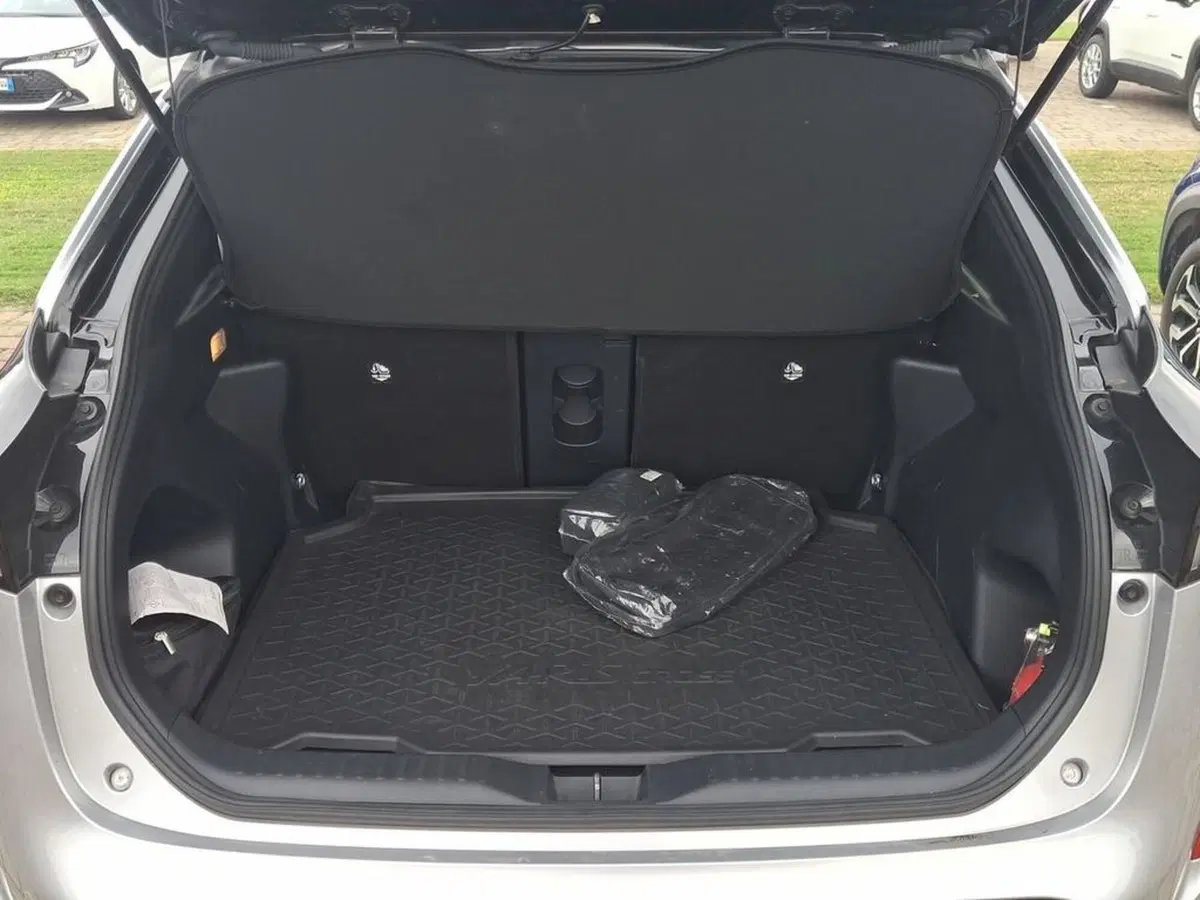 Toyota Yaris Cross usata a Roma (6)