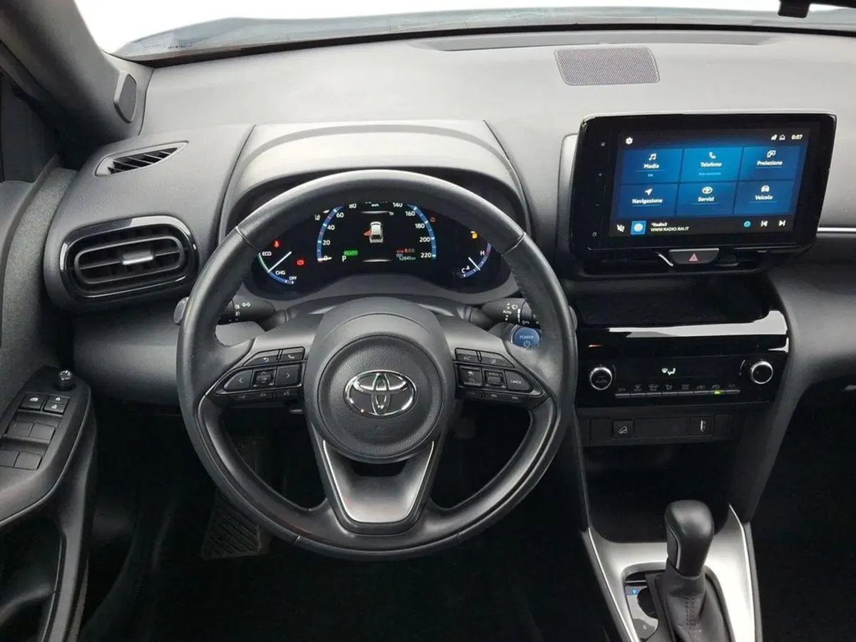 Toyota Yaris Cross usata a Roma (8)