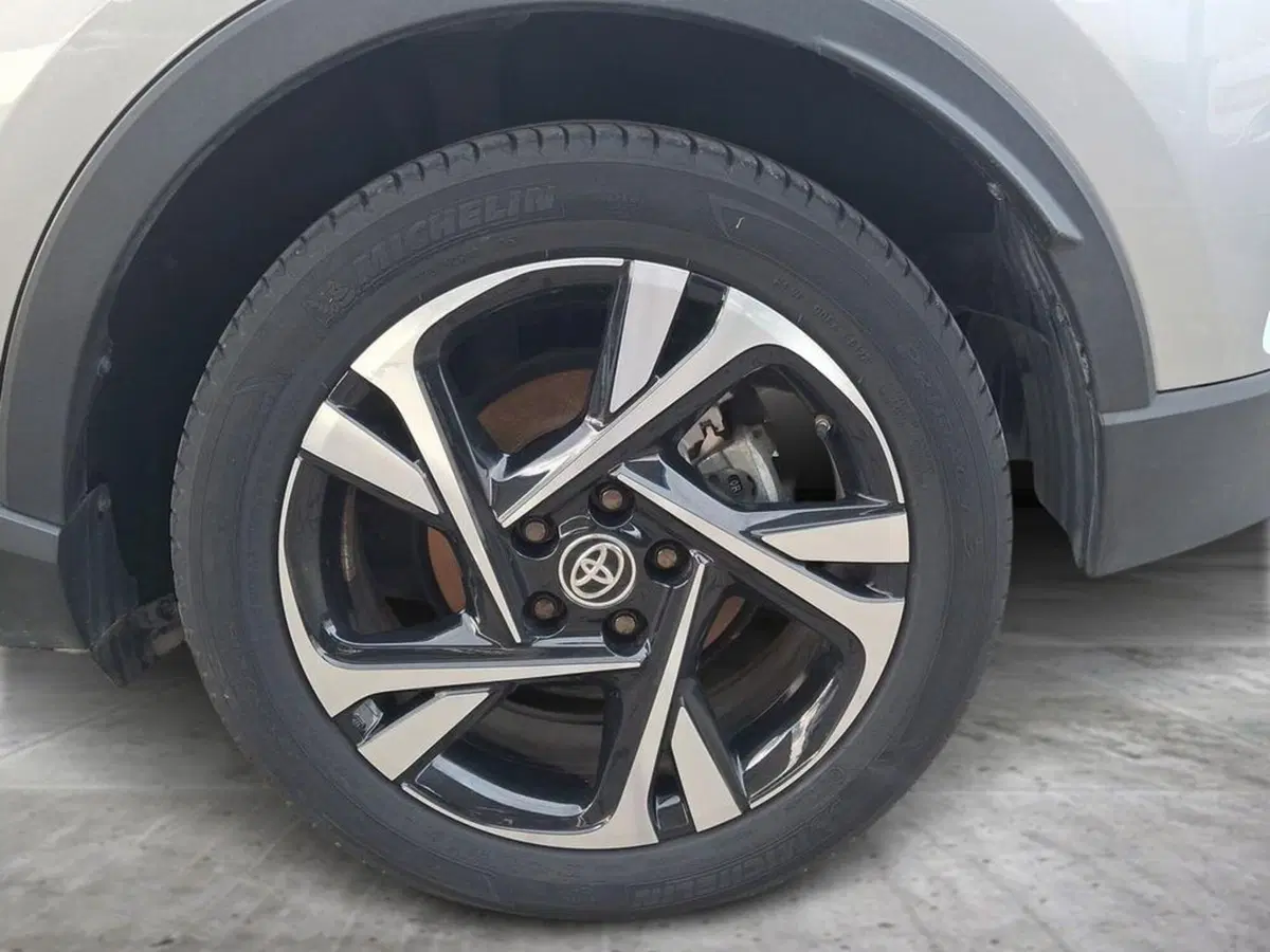 Toyota Toyota C-HR usata a Roma (14)