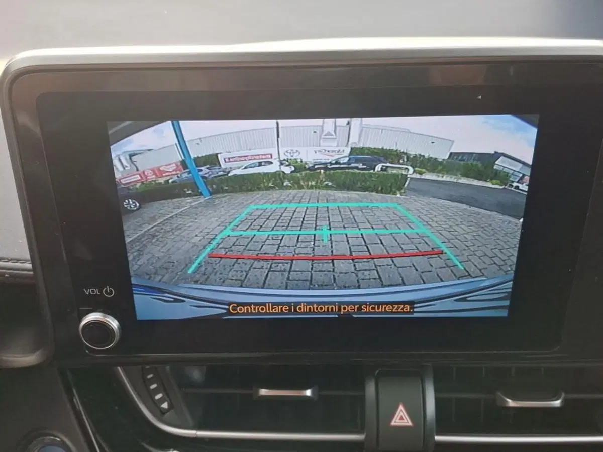 Toyota Toyota C-HR usata a Roma (15)
