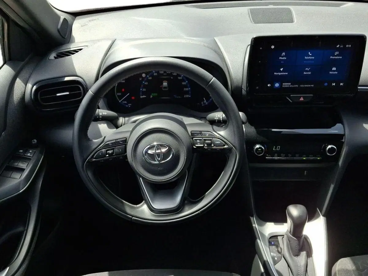 Toyota Yaris Cross usata a Roma (8)
