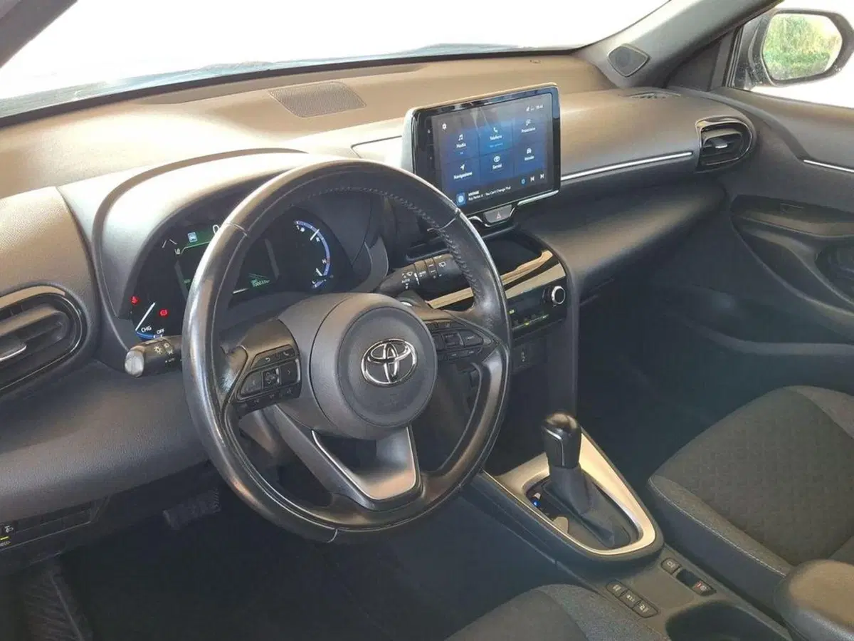 Toyota Yaris Cross usata a Roma (7)