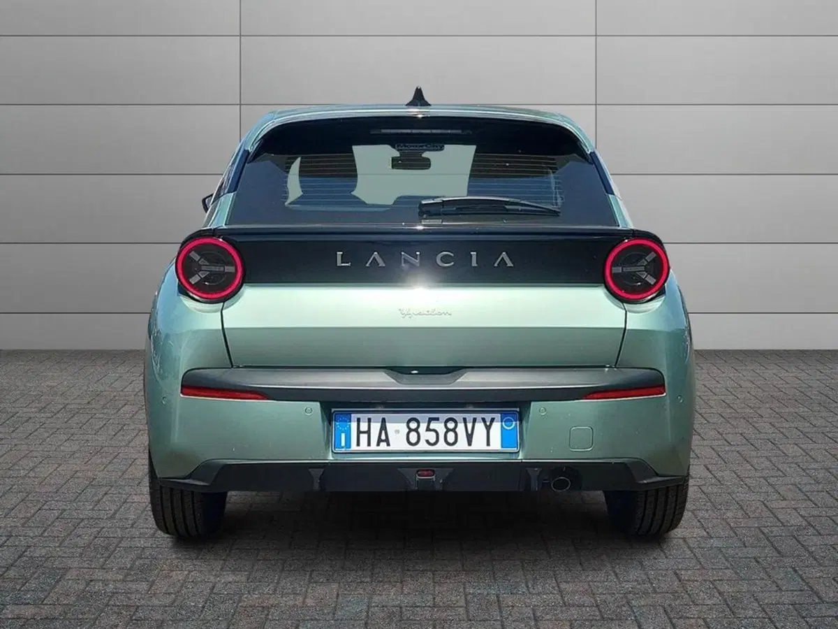 Lancia Ypsilon usata a Roma (11)