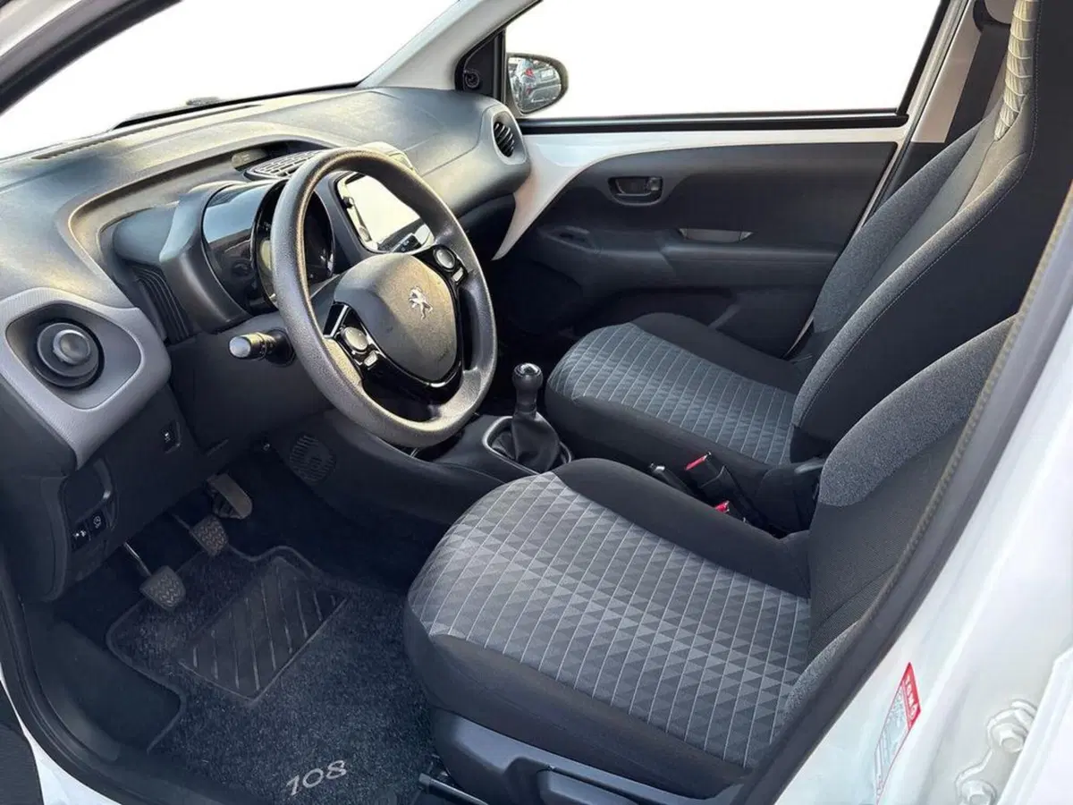 Peugeot 108 usata a Roma (6)