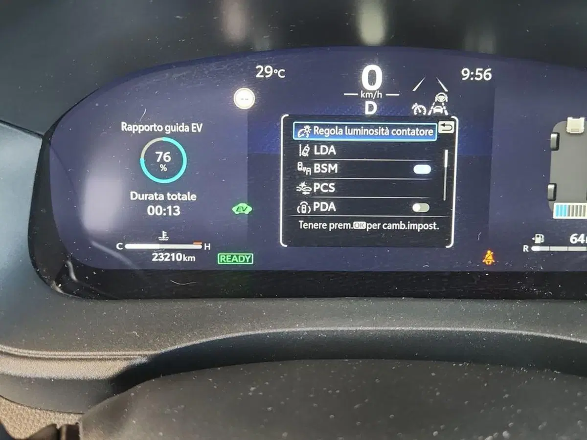 Toyota Yaris Cross usata a Roma (9)