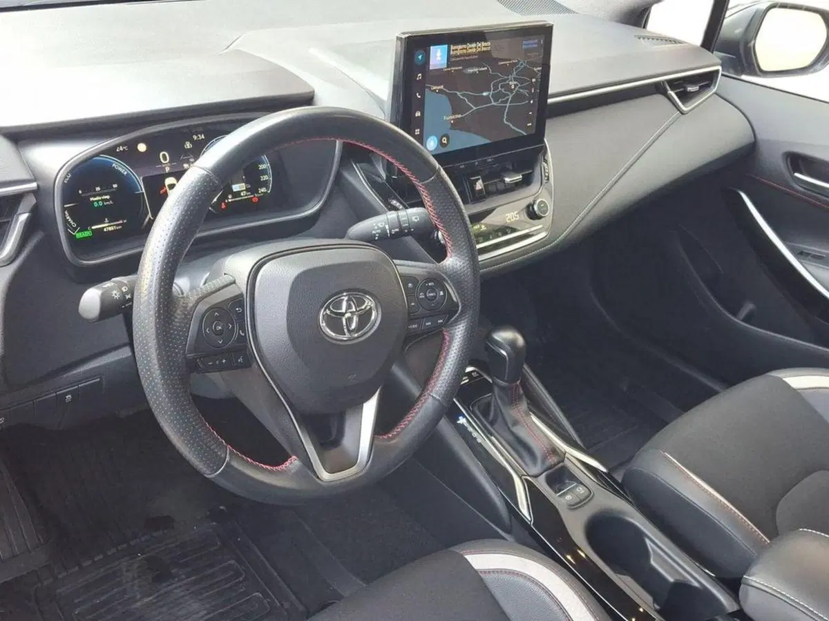 Toyota Corolla Touring Sports usata a Roma (7)