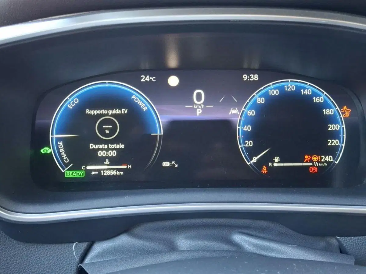 Toyota Corolla Touring Sports usata a Roma (9)
