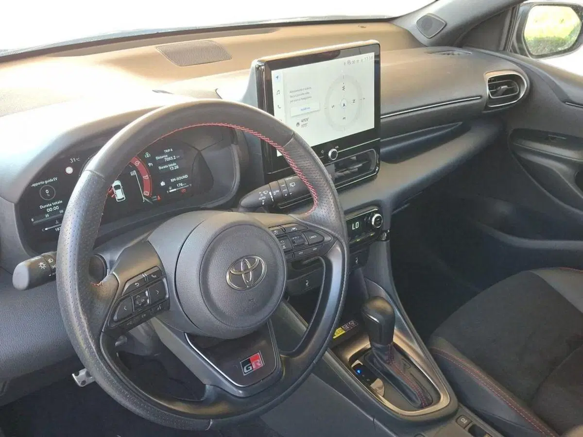 Toyota Yaris Cross usata a Roma (7)
