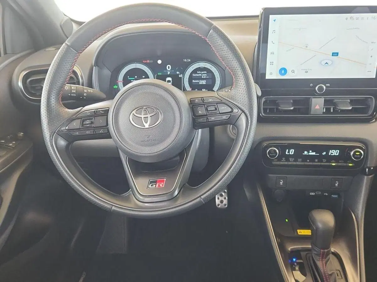 Toyota Yaris Cross usata a Roma (8)