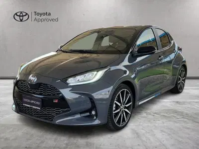 Toyota Yaris Cross 1.5h GR Sport Black Sky fwd 116cv e-cvt del 2025 usata a Roma
