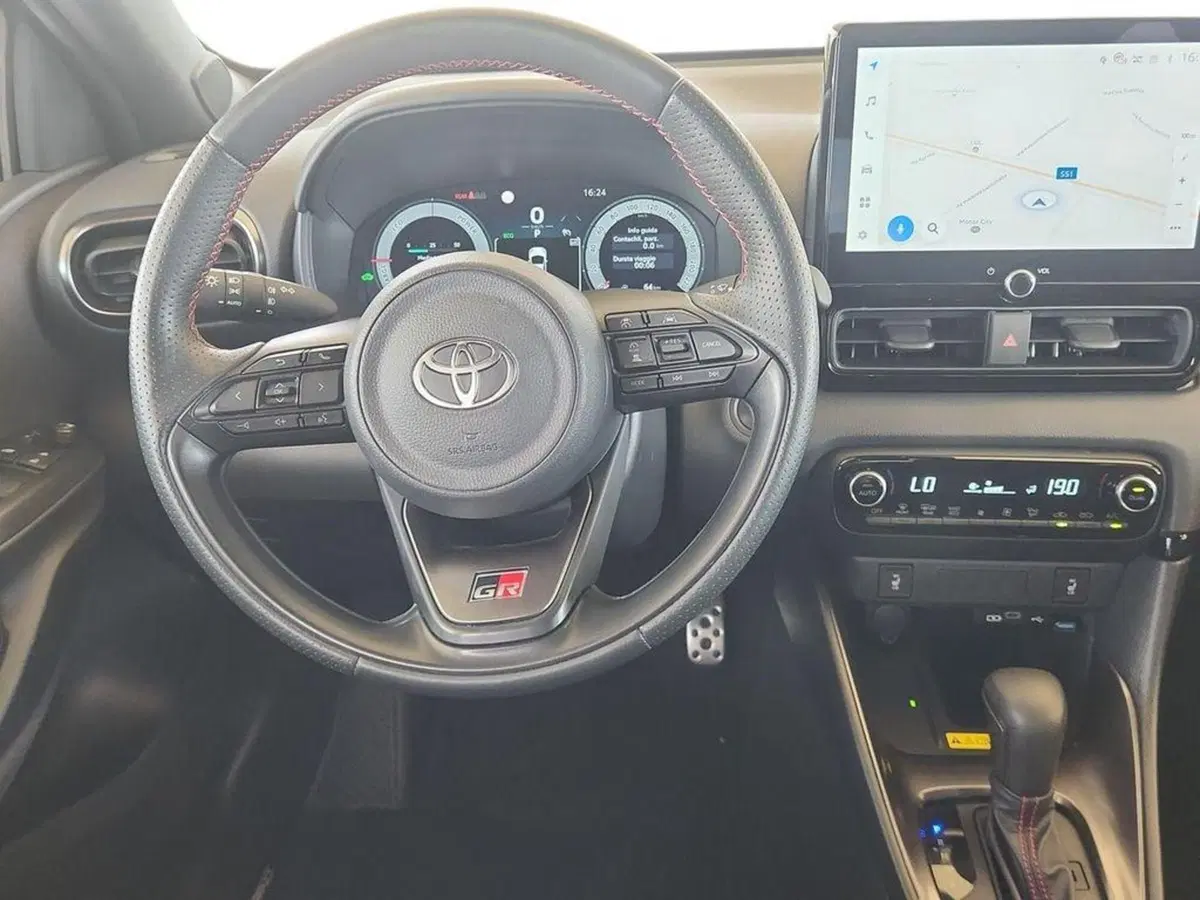 Toyota Yaris Cross usata a Roma (8)