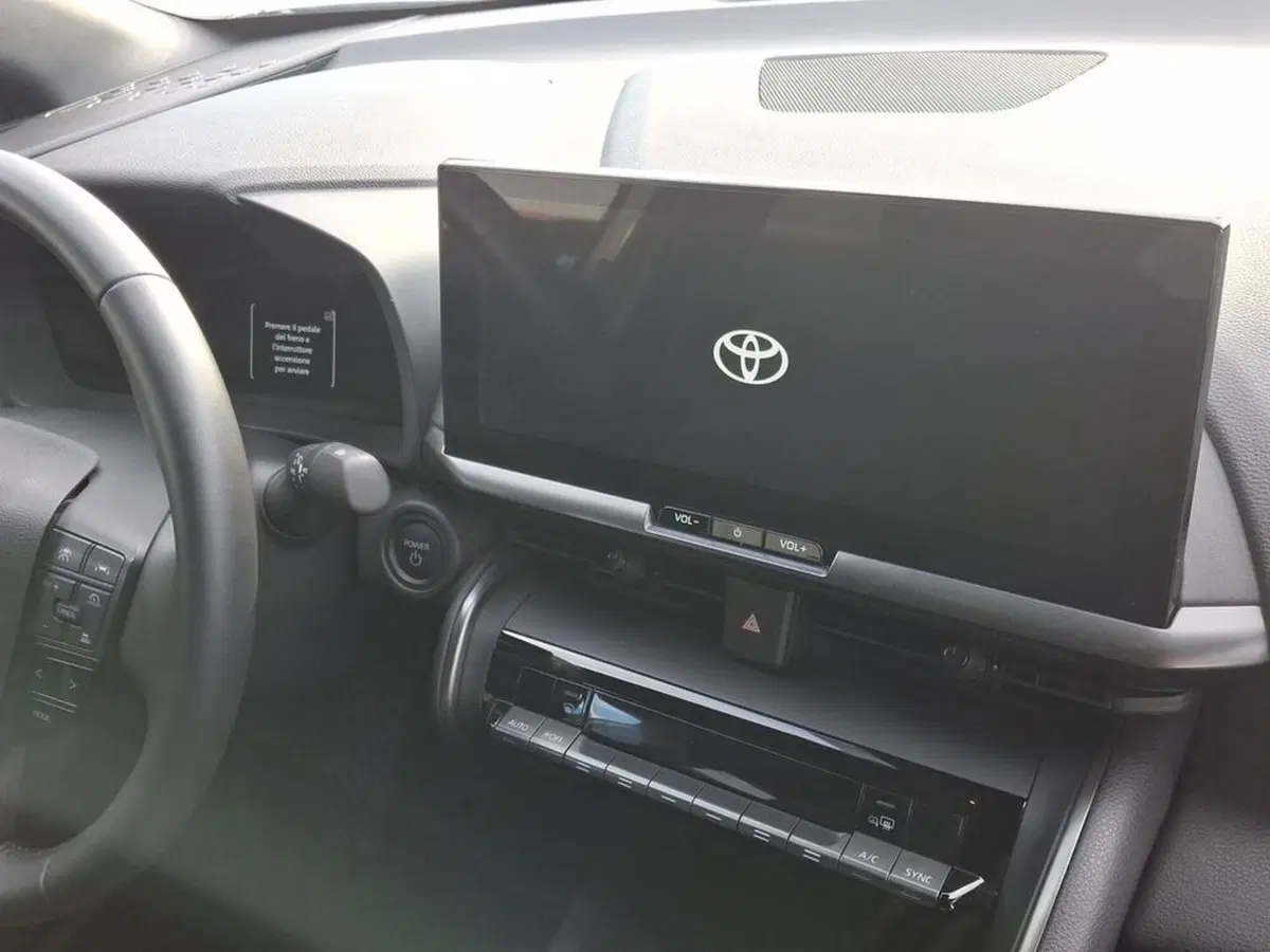 Toyota Toyota C-HR usata a Roma (10)