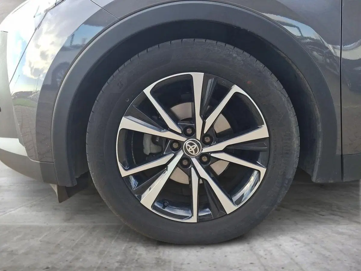 Toyota Toyota C-HR usata a Roma (14)