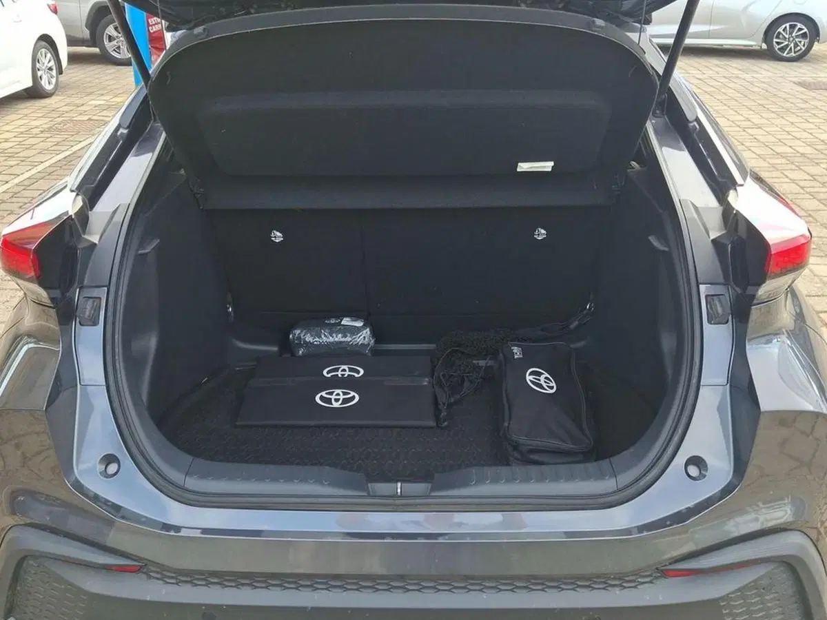 Toyota Toyota C-HR usata a Roma (6)
