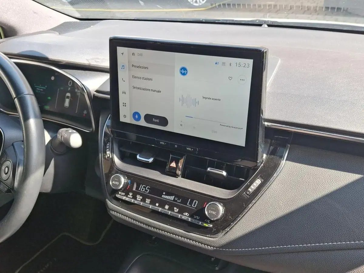 Toyota Corolla Touring Sports usata a Roma (10)