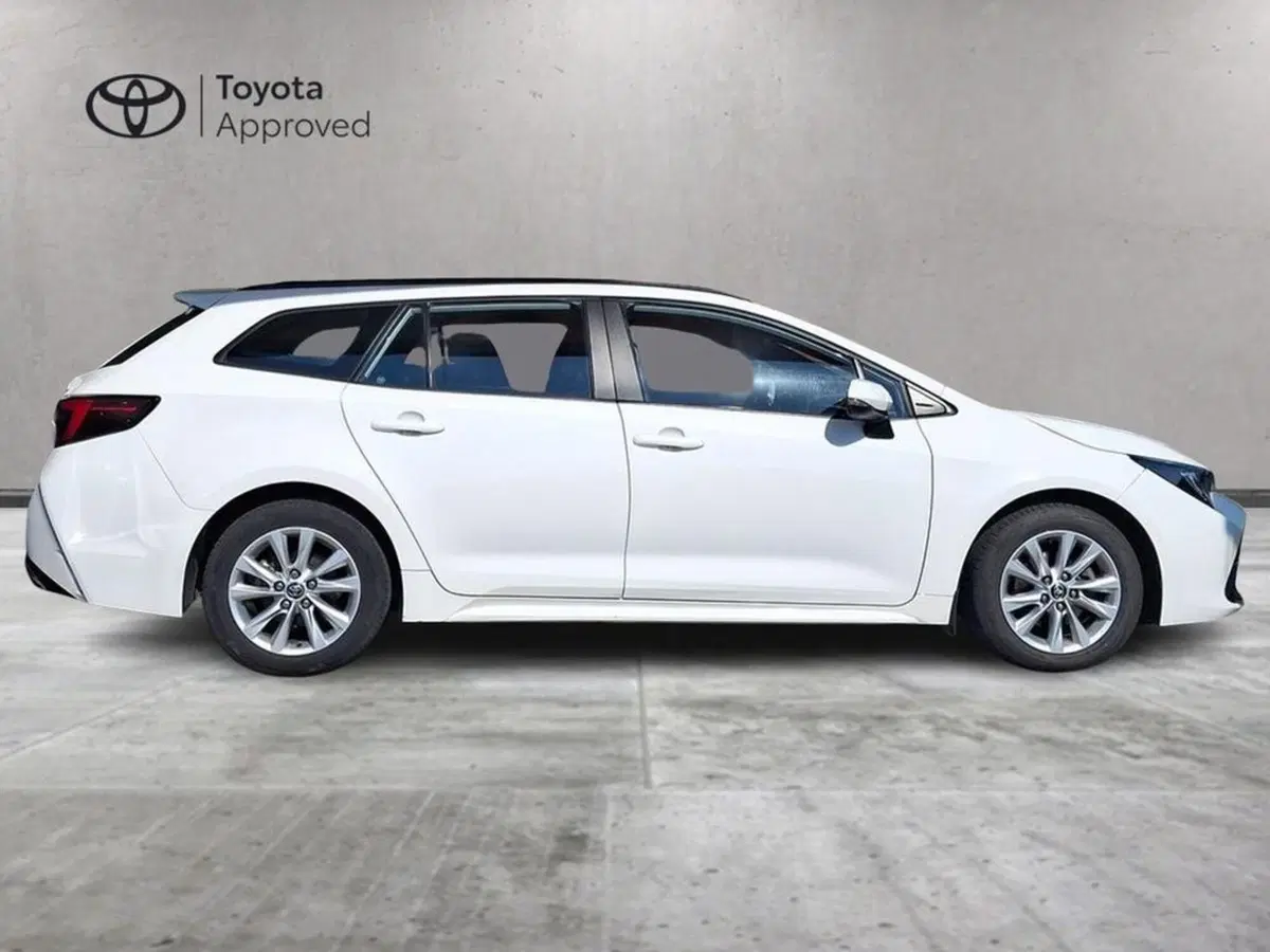 Toyota Corolla Touring Sports usata a Roma (4)