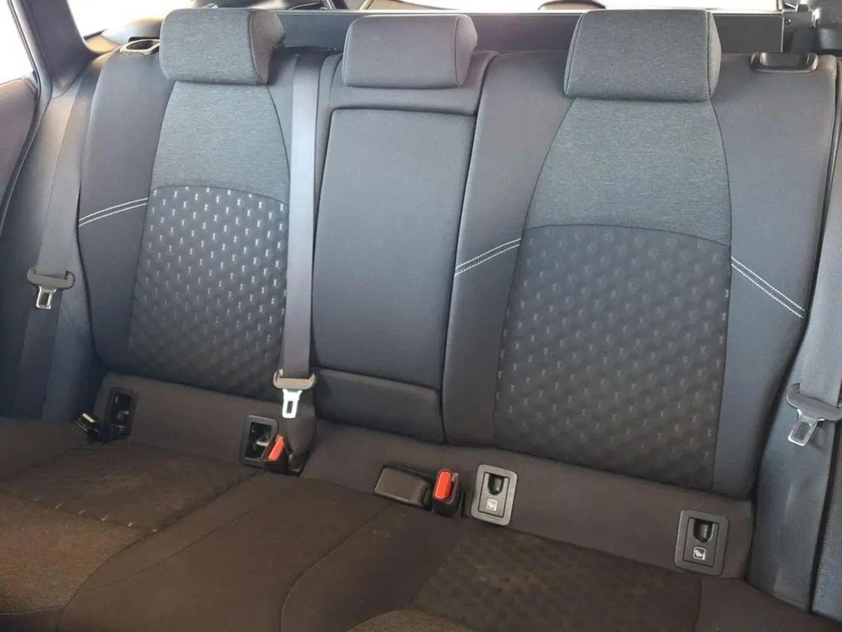 Toyota Corolla Touring Sports usata a Roma (11)