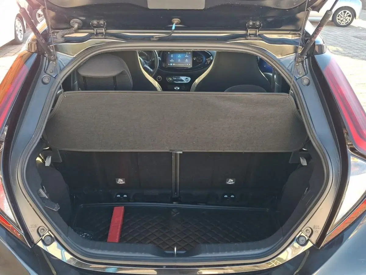Toyota Aygo X usata a Roma (6)