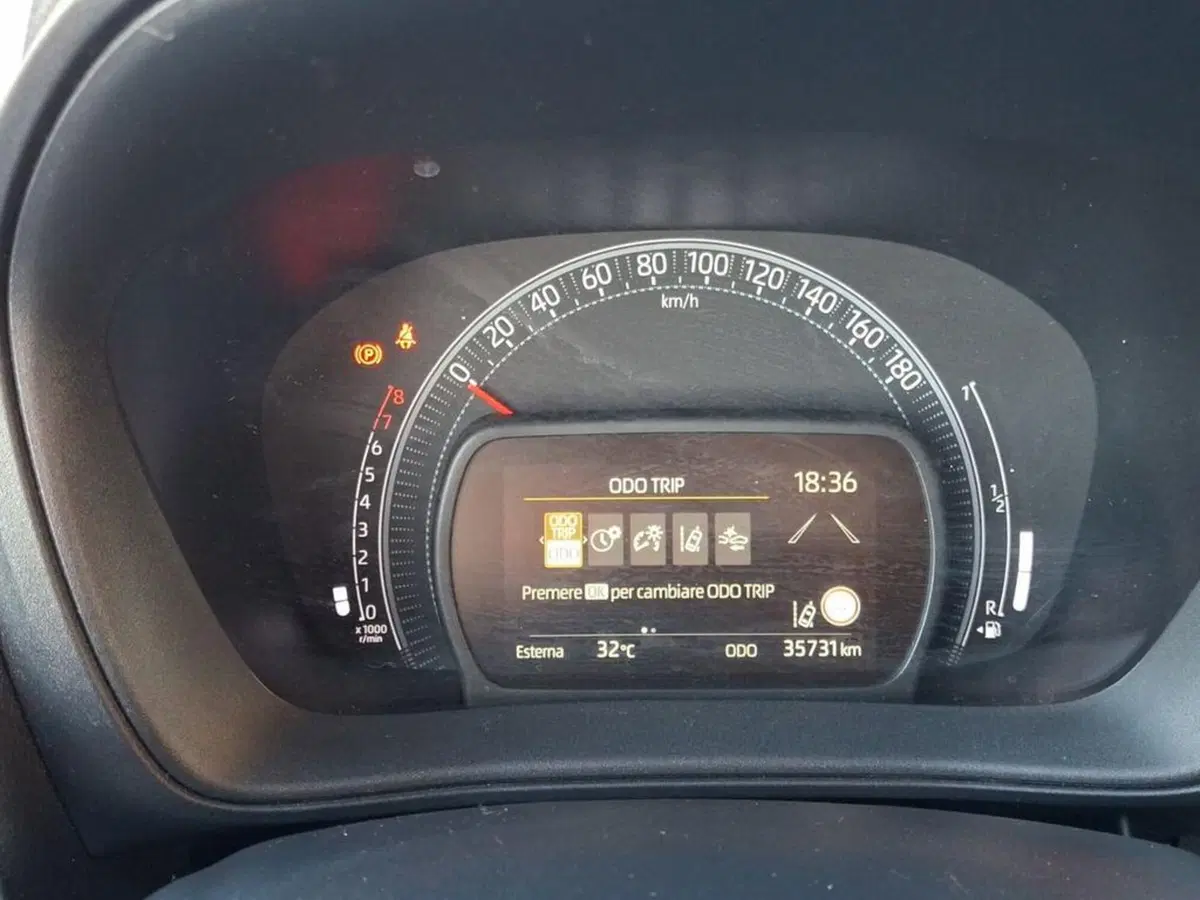 Toyota Aygo X usata a Roma (9)