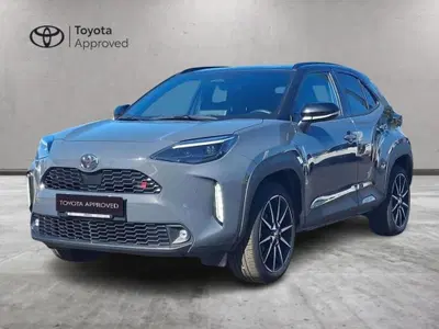Toyota Yaris Cross 1.5h GR Sport Black Sky fwd 116cv e-cvt del 2025 usata a Roma